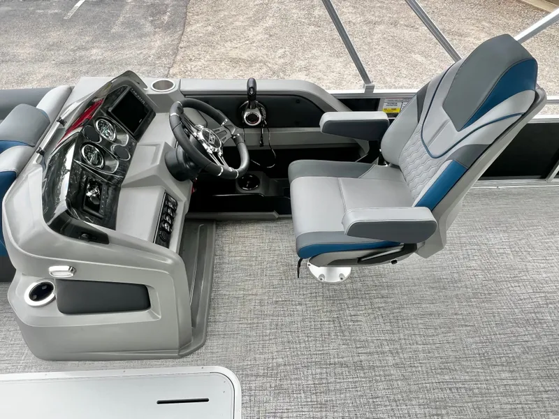 Slide: The Image of Interior view of Avalon LSZ 23' Cruise Triple-Toon 2026 boat. - 13