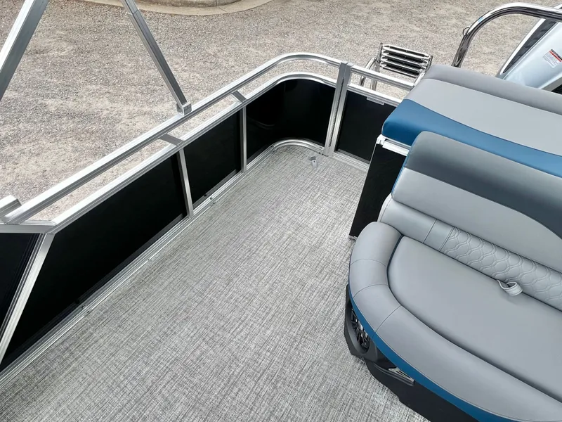 Slide: The Image of Interior of Avalon LSZ 23' Cruise Triple-Toon 2026 pontoon boat. - 15