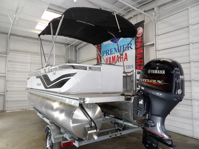 Slide: The Image of 2026 Avalon Venture Quad Fish 19' with Yamaha Vmax engine. - 5