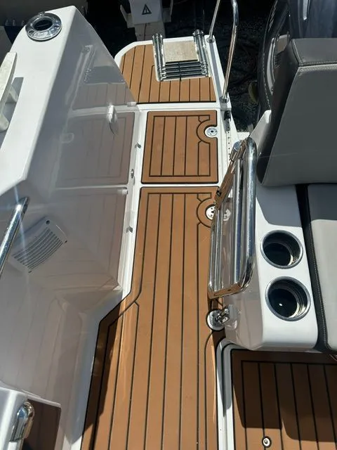 Slide: The Image of 2021 Jeanneau NC 895 with teak deck and stainless steel railing. - 23