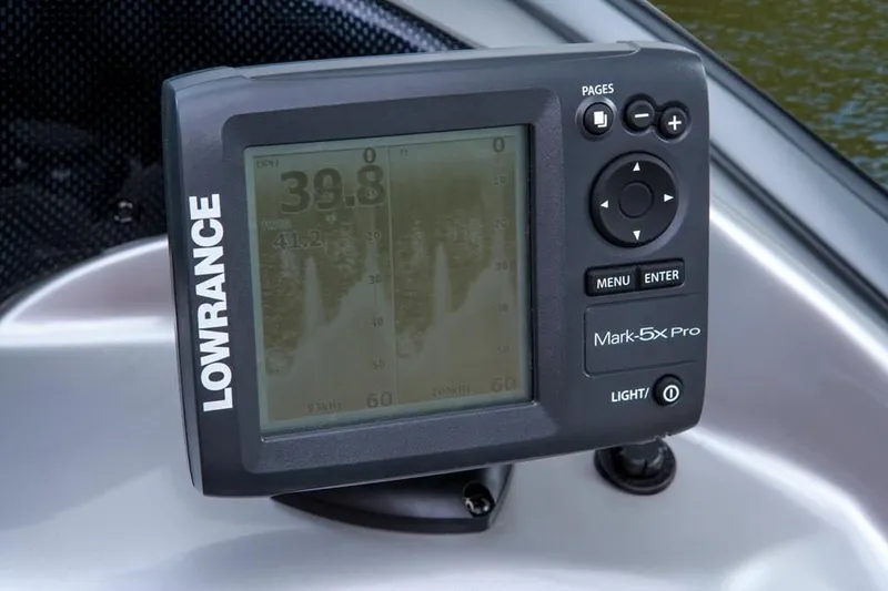 Slide: The Image of Lowrance Mark-5X Pro fishfinder on 2014 Tracker Targa V-18 Combo. - 26