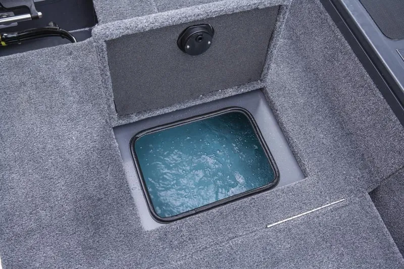 Slide: The Image of 2014 Tracker Targa V-18 Combo boat with built-in livewell. - 39