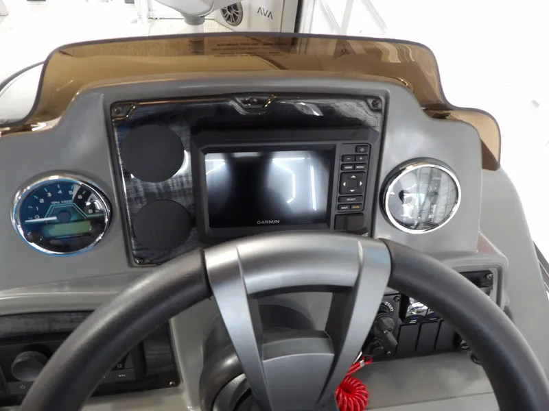 Slide: The Image of Dashboard of Avalon Venture Quad Fish 2026 with Garmin display. - 18