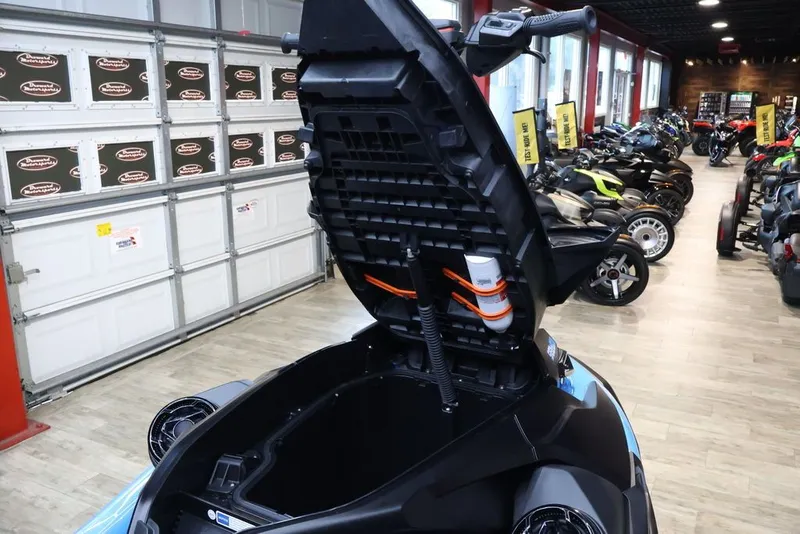Slide: The Image of Sea-Doo RXT-X™ 325 Gulfstream Blue Premium 2026 - 15