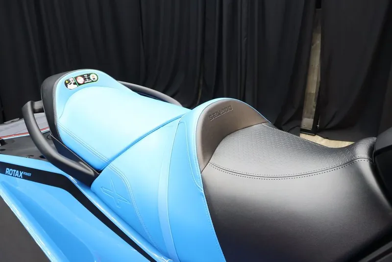 Slide: The Image of Sea-Doo RXT-X™ 325 Gulfstream Blue Premium 2026 - 7