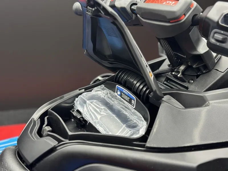 Slide: The Image of Sea-Doo RXT-X™ 325 Gulfstream Blue Premium 2026 - 11