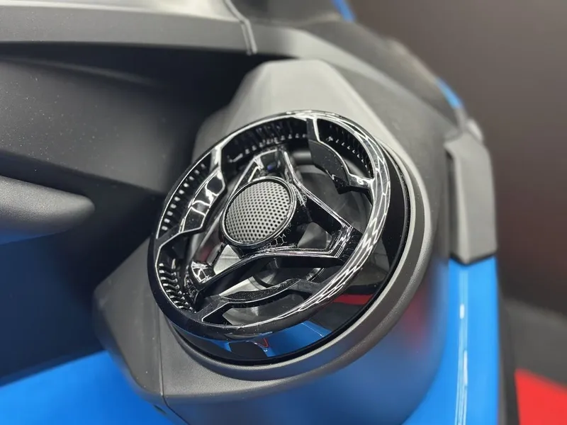 Slide: The Image of Sea-Doo RXT-X™ 325 Gulfstream Blue Premium 2026 - 15