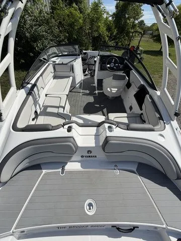 Slide: The Image of Yamaha AR190 2024 - 5