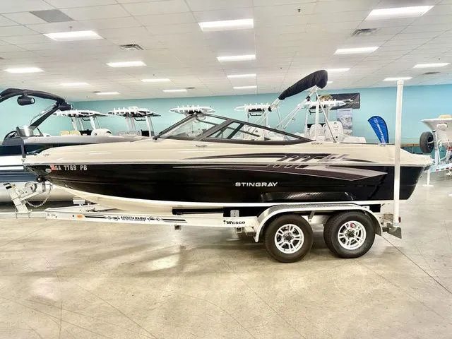 The Image of Stingray 208 LR 2020 - 1