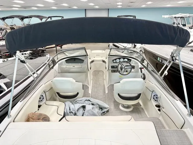 Slide: The Image of Stingray 208 LR 2020 - 5