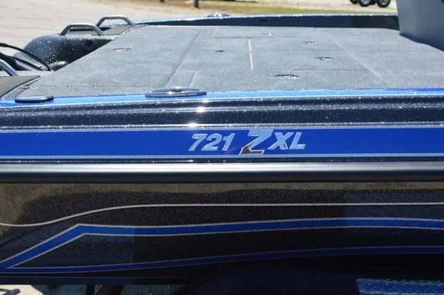 Slide: The Image of Phoenix Bass Boat 721 ZXL 2026 - 10