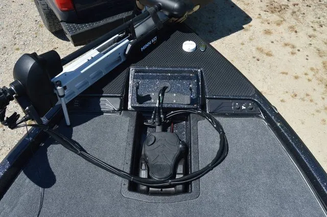 Slide: The Image of Phoenix Bass Boat 721 ZXL 2026 - 12