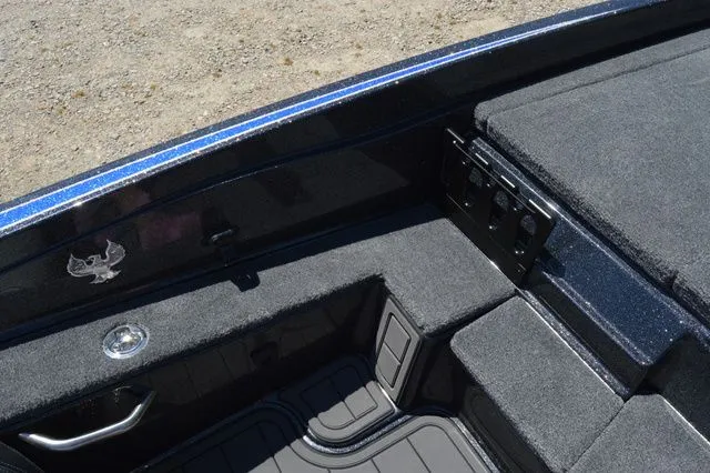 Slide: The Image of Phoenix Bass Boat 721 ZXL 2026 - 22