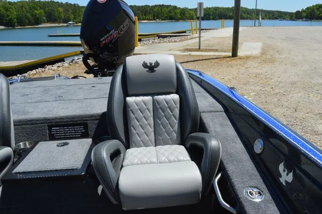 Slide: The Image of Phoenix Bass Boat 721 ZXL 2026 - 24