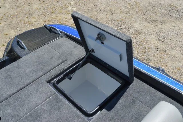 Slide: The Image of Phoenix Bass Boat 721 ZXL 2026 - 31