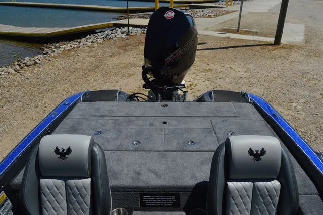 Slide: The Image of Phoenix Bass Boat 721 ZXL 2026 - 36