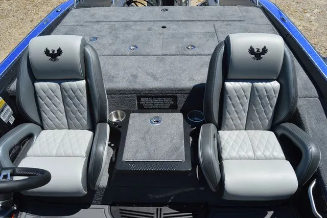 Slide: The Image of Phoenix Bass Boat 721 ZXL 2026 - 37