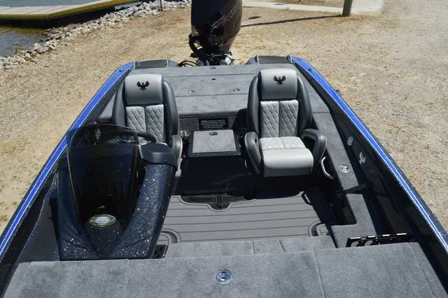 Slide: The Image of Phoenix Bass Boat 721 ZXL 2026 - 39