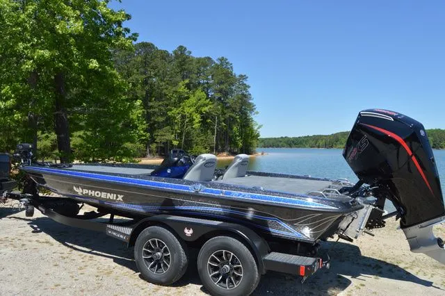 Slide: The Image of Phoenix Bass Boat 721 ZXL 2026 - 4
