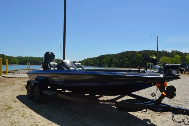 Slide: The Image of Phoenix Bass Boat 721 ZXL 2026 - 9