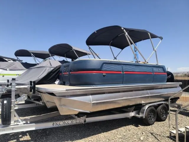 Slide: The Image of Avalon Aura Pontoon Boats 2025 - 11