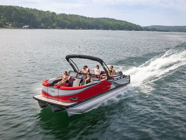 Slide: The Image of Tahoe LTZ Elite Windshield 23 FT 2026 - 10