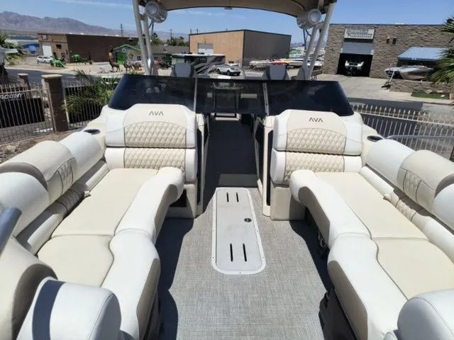 Slide: The Image of Avalon Catalina Quad Lounger Shift Windshield 23 FT 2026 - 10