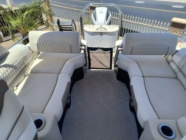 Slide: The Image of Avalon Catalina Quad Lounger Shift Windshield 23 FT 2026 - 12