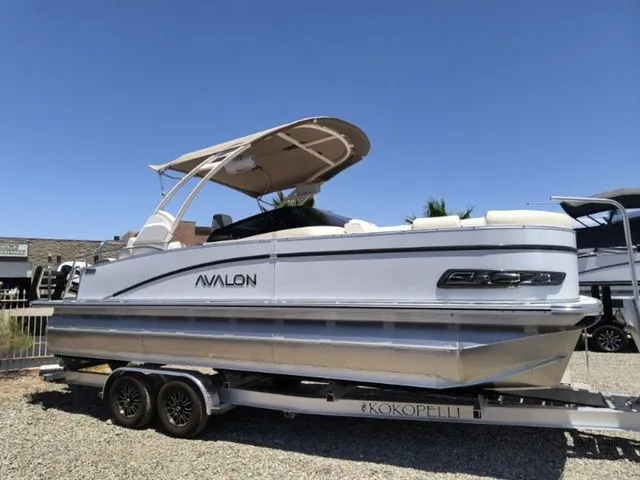 Slide: The Image of Avalon Catalina Quad Lounger Shift Windshield 23 FT 2026 - 3