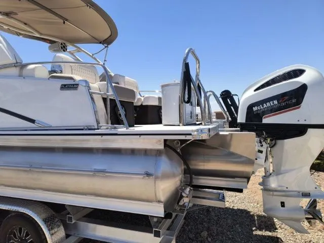 Slide: The Image of Avalon Catalina Quad Lounger Shift Windshield 23 FT 2026 - 5