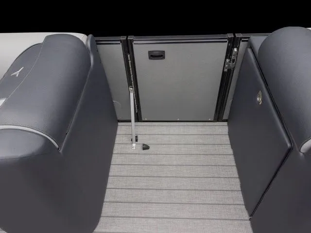 Slide: The Image of Tahoe Grand Tahoe LTD Cruise Rear Bench 25 FT 2026 - 6