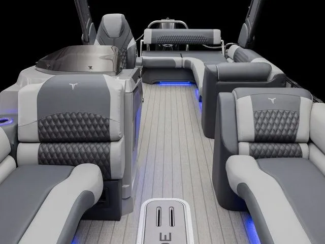 Slide: The Image of Tahoe Grand Tahoe LTD Cruise Rear Bench 25 FT 2026 - 7