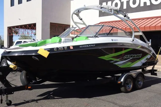 Slide: The Image of Yamaha 242 Limited S 2012 - 4
