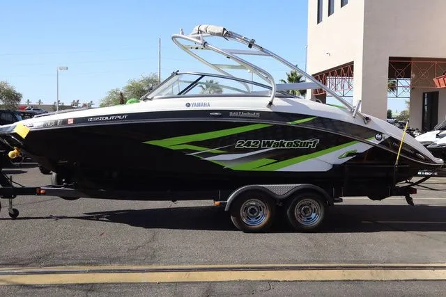 Slide: The Image of Yamaha 242 Limited S 2012 - 5