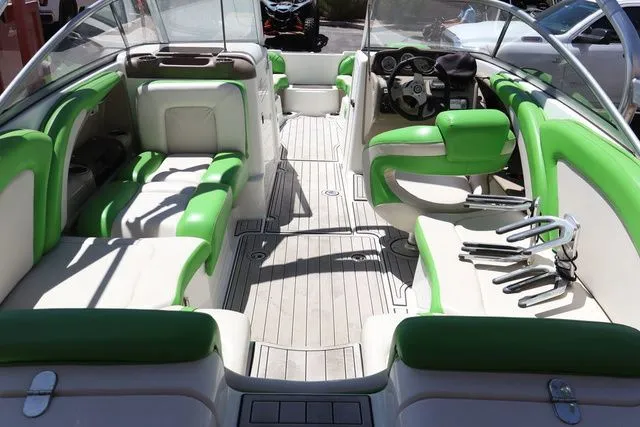 Slide: The Image of Yamaha 242 Limited S 2012 - 8