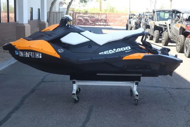 Slide: The Image of Sea-Doo Spark 3Up IBR ROTAX® 900 HO ACE™ Convenience Packa 2015 - 4