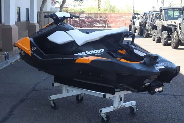 Slide: The Image of Sea-Doo Spark 3Up IBR ROTAX® 900 HO ACE™ Convenience Packa 2015 - 5