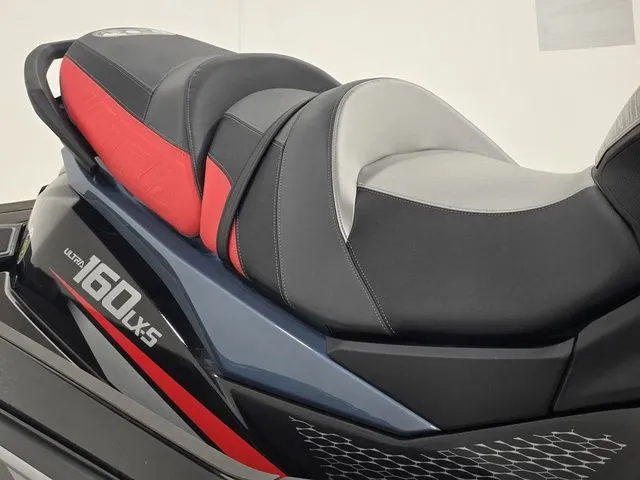 Slide: The Image of Kawasaki Jet Ski Ultra 160 2026 - 9