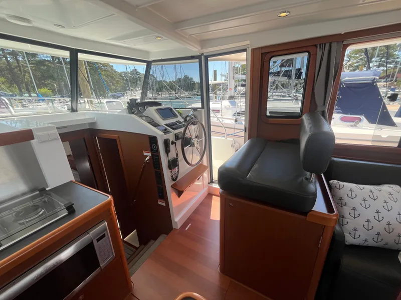 Slide: The Image of Beneteau Swift Trawler 34 2015 - 13