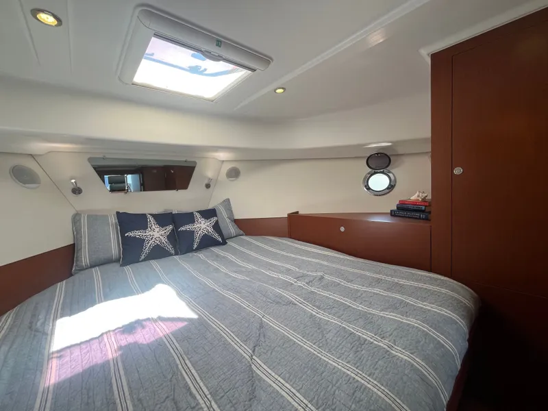 Slide: The Image of Beneteau Swift Trawler 34 2015 - 19
