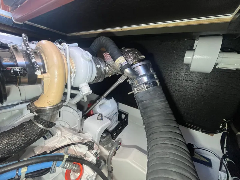 Slide: The Image of Engine compartment of 2015 Beneteau Swift Trawler 34 Fly. - 29