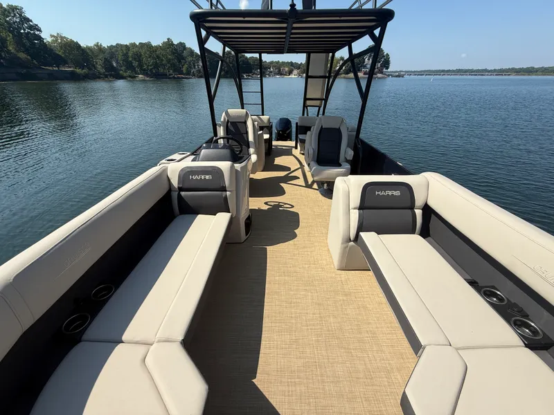 Slide: The Image of Harris Cruiser 250 2026 - 27