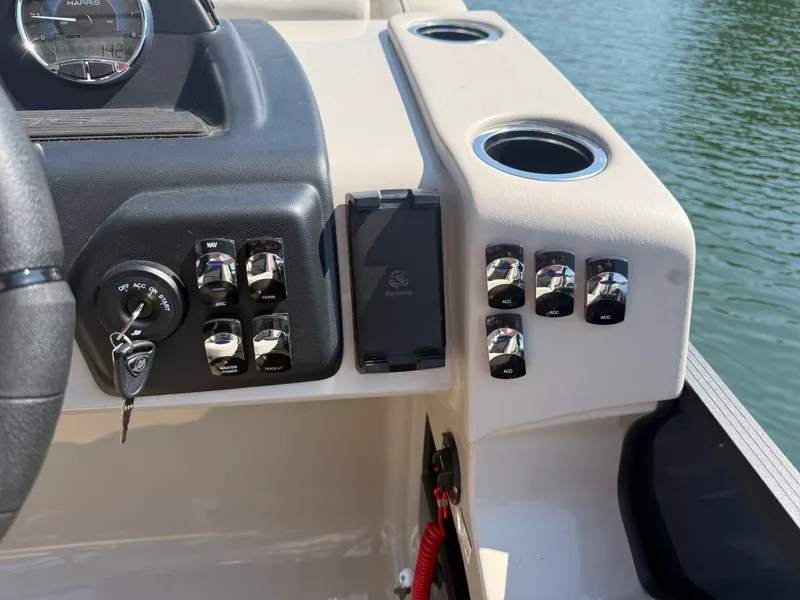 Slide: The Image of Harris Cruiser 250 2026 - 22