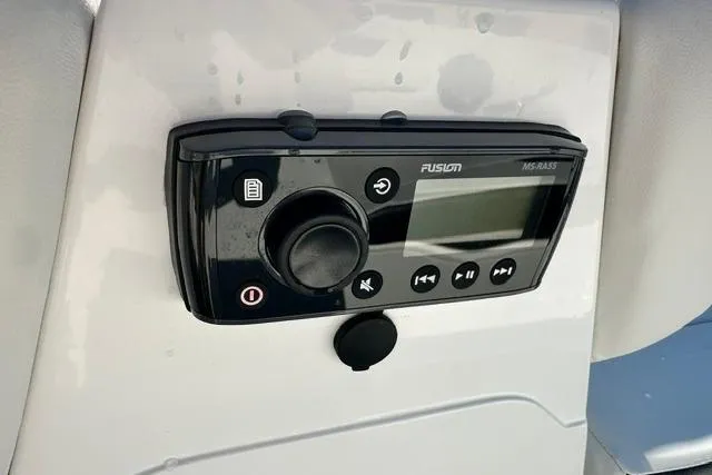 Slide: The Image of Fusion marine stereo system on 2021 Hurricane SunDeck Sport 185 OB boat. - 14