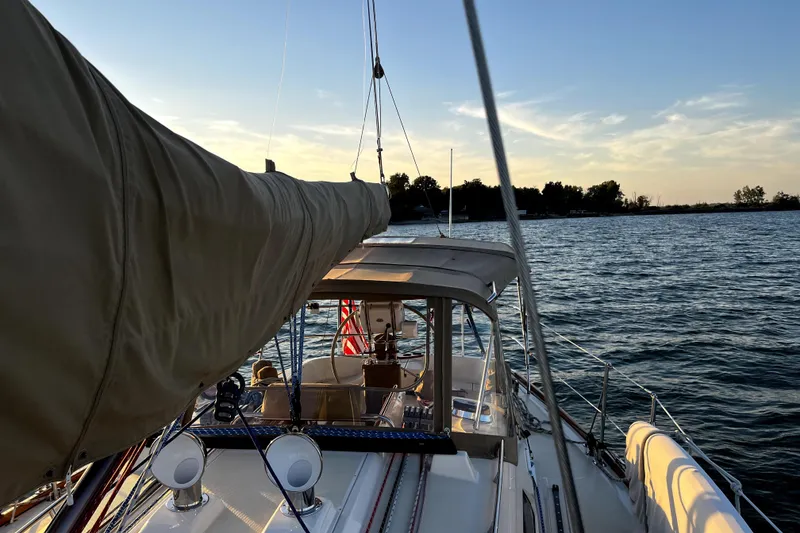 Slide: The Image of Exterior / Sail Cover & Dodger. - 12