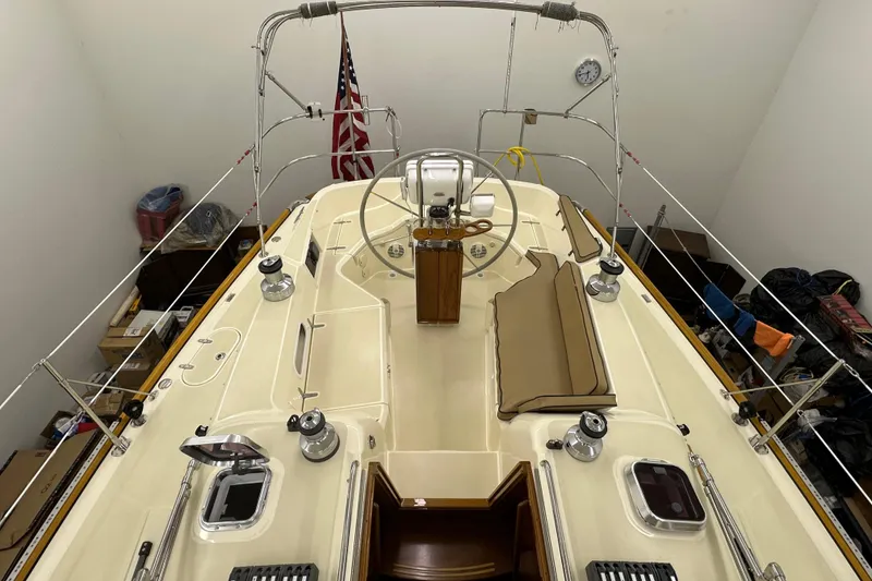 Slide: The Image of Cockpit View showing cushions on one side - 68