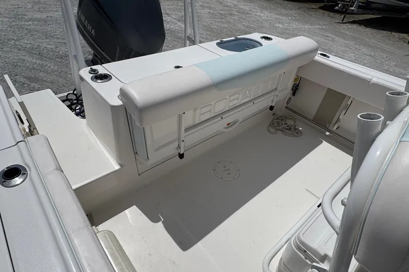 Slide: The Image of 2018 Robalo R242 Center Console boat interior view. - 19