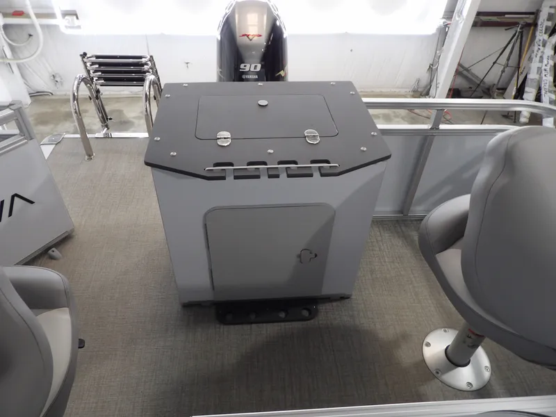 Slide: The Image of Interior of Avalon Venture Quad Fish 2026 with Yamaha engine. - 21