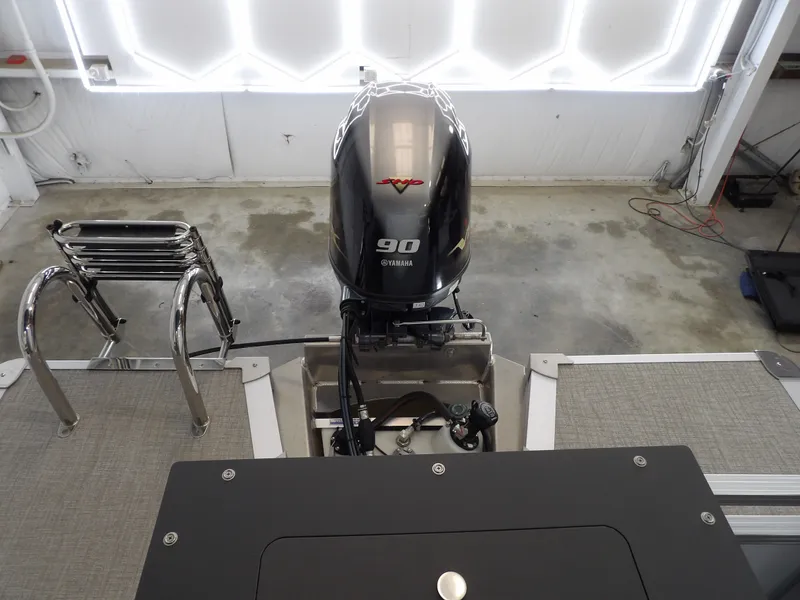 Slide: The Image of 2026 Avalon Venture Quad Fish with Yamaha 90 HP engine. - 9