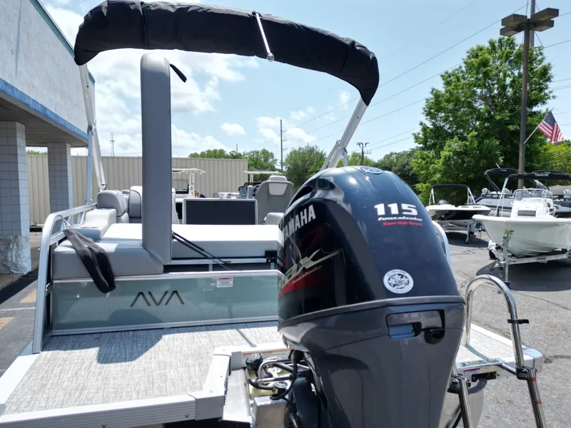 Slide: The Image of Avalon VNT VRB21 2026 with Yamaha 115 outboard motor. - 12
